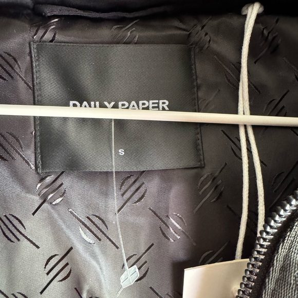DAILY PAPER The Nicole Puffer in Black - Picture 9 of 11